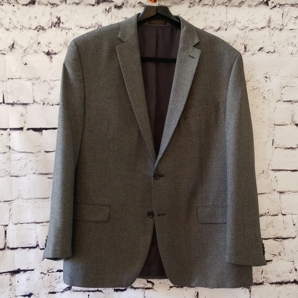 Michael Kors Men's Classic Fit Suit - 46R - EUC!